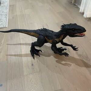 Jurassic World Super Colossal Indoraptor action figure